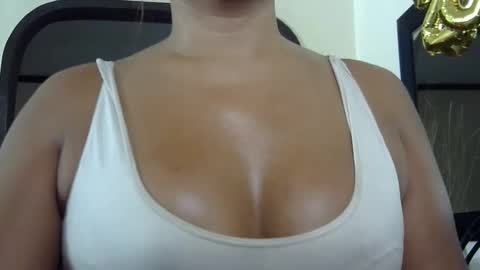 IslandVelvet online show from April 19, 6:58 am