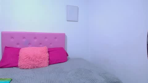 issa_kitty online show from January 30, 6:46 am