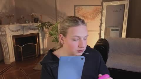 jes_solar online show from January 15, 9:24 pm