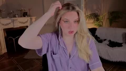 jes_solar online show from February 1, 10:52 pm