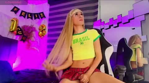 jessica_tan online show from April 1, 7:10 am