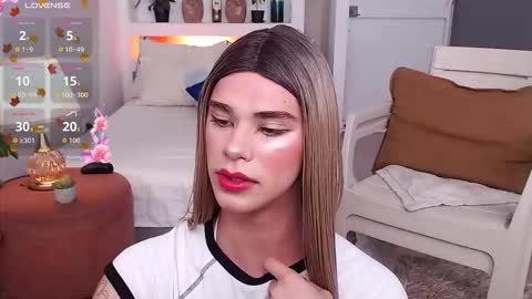 Jhuan Nhez online show from November 18, 6:30 pm