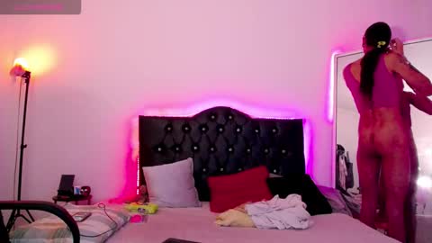 Joa Isaza     online show from October 11, 7:00 am