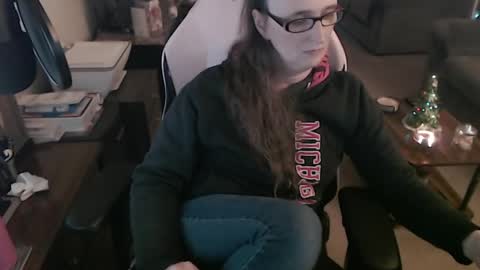 Snapshot of kait331 chatting on December 27, 1:53 am Camprincess331 online show from December 27, 1:53 am