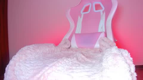 katalinaferreirax online show from February 17, 8:38 pm