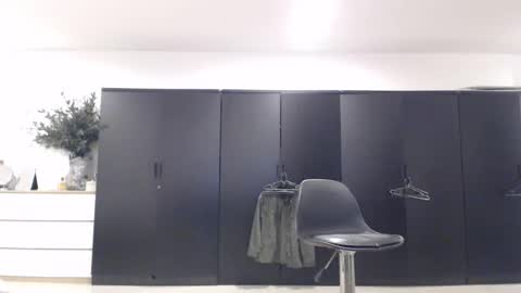 katie_thai online show from January 9, 2:11 pm