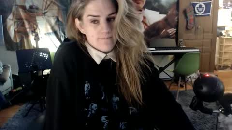 Katie online show from February 25, 5:23 am