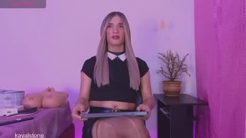 Cattleya stone online show from April 19, 4:46 am