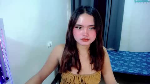 kim ejara online show from March 3, 1:01 am