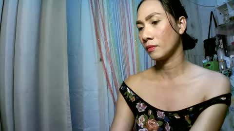 kyutshyne online show from February 4, 2:07 am