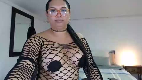 FLOR SALVAJE online show from November 2, 4:16 pm