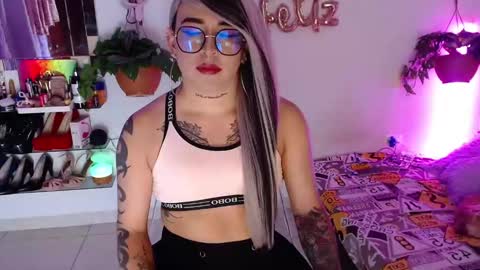 Cristina online show from November 17, 11:59 pm