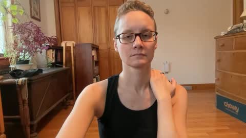 Lee online show from February 7, 9:15 pm