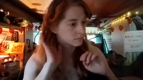 LesleyGumGrass- The Boring Trans girl online show from February 17, 5:42 pm