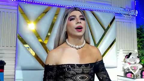 liiacollins online show from October 28, 8:39 pm