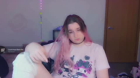 Lil Alison Heart online show from December 11, 2:10 pm