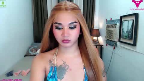 LILY online show from November 11, 8:05 am