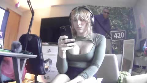 lilybvixen online show from October 27, 1:08 pm