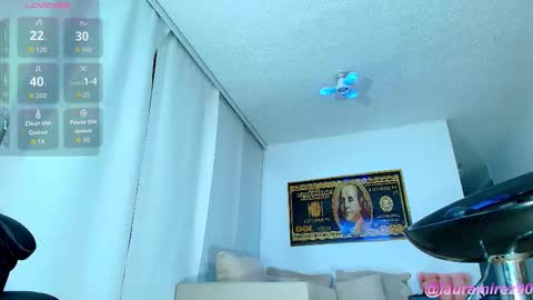 Snapshot of linda_xx90 chatting on October 3, 5:40 am LAURA RAMIREZ online show from October 3, 5:40 am