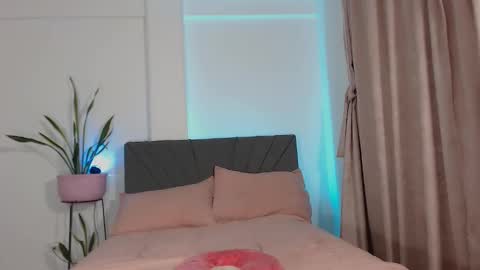 lindajoinx online show from March 20, 2:40 pm