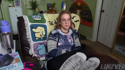 Linzy19 online show from February 4, 6:06 pm