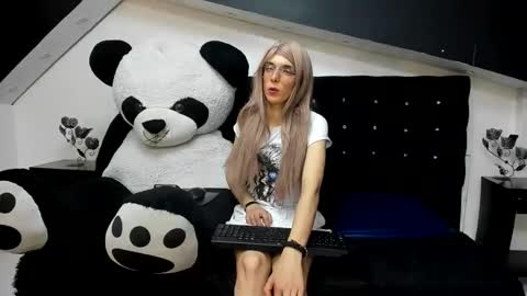 Lis  online show from February 24, 1:53 am