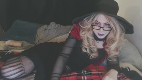 Lisa Tyler online show from October 25, 7:03 am