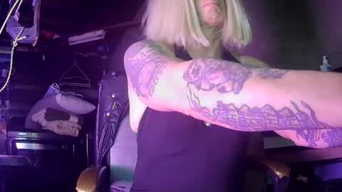 longbeachcd69 online show from November 30, 12:29 pm