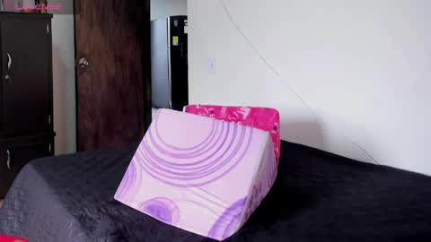 Mi lu online show from April 11, 2:09 pm