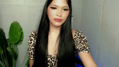 lovely_felicity online show from May 11, 4:04 pm