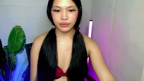 lovely_felicity online show from May 19, 9:05 am