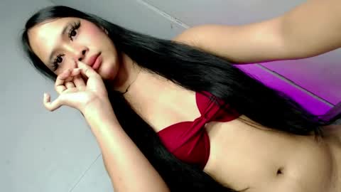 lovely_felicity online show from May 20, 9:15 am