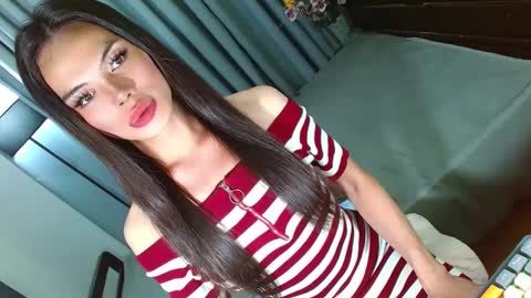Snapshot of lovelymiss_shyna11 chatting on February 3, 6:45 am lovelymiss_shyna11 online show from February 3, 6:45 am
