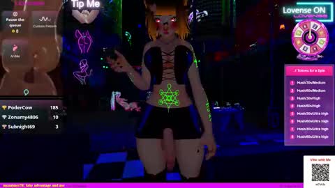 Snapshot of loveuniversal7777 chatting on October 20, 10:46 pm Universalove7 VR online show from October 20, 10:46 pm