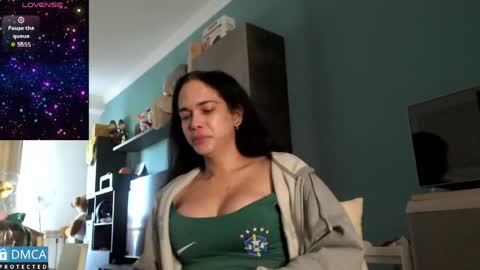 luara_ online show from April 10, 7:58 am