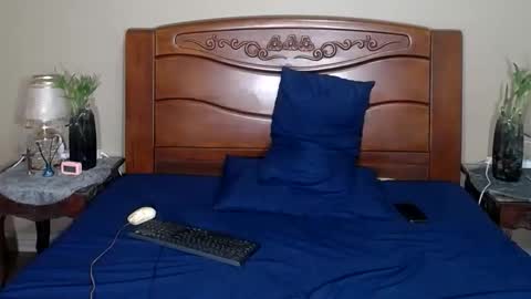 lulu_wild online show from October 8, 12:39 pm