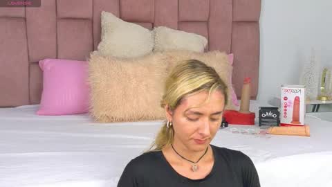 lunitadiva online show from November 16, 2:49 pm