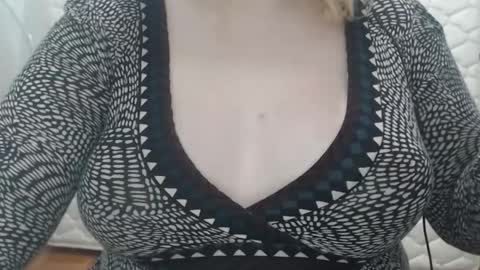 LunoviaXL online show from April 27, 11:41 am