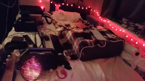 mac1119 online show from March 4, 9:03 am