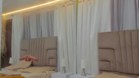 Maddy Moon  online show from March 21, 8:02 pm