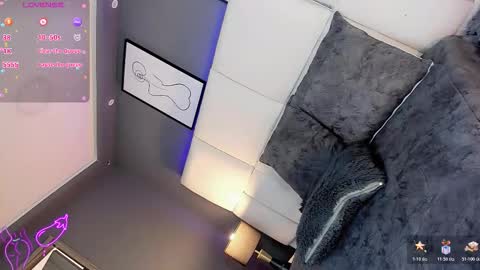 manellyksparklee online show from January 9, 1:05 pm