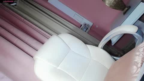 Manuela Kingsley online show from March 3, 11:17 am