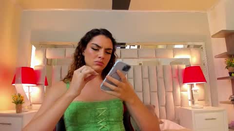 mariiahneedles online show from October 26, 4:41 am