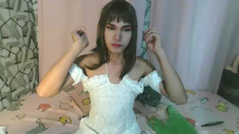 marimarxox1 online show from April 21, 11:17 am