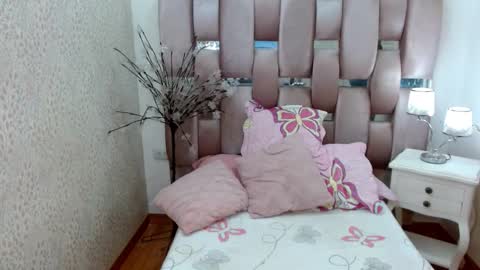 Nathaly online show from November 14, 2:25 pm