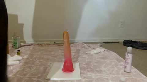 Snapshot of masked_femboy_stella chatting on October 31, 8:50 pm Masked Femboy online show from October 31, 8:50 pm