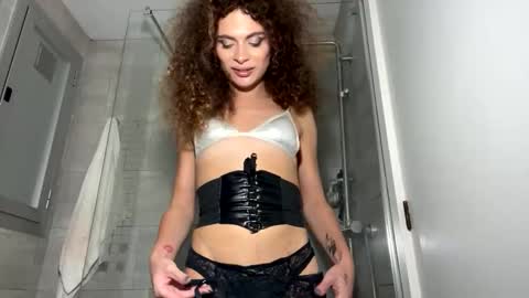 Maya transgirl online show from October 18, 7:50 pm