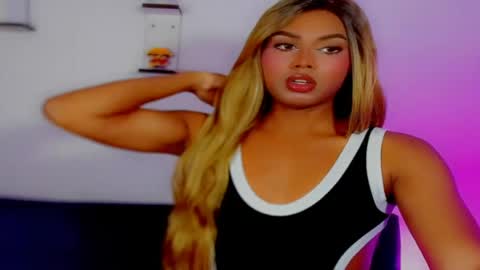 maykaa_a online show from May 27, 10:34 am