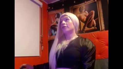 Snapshot of megannixx chatting on October 12, 7:00 am megannixx online show from October 12, 7:00 am