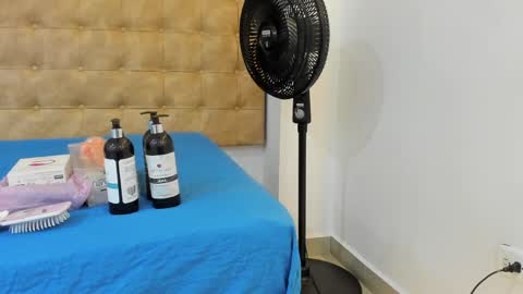 Melanny online show from April 5, 1:31 pm